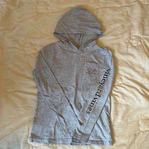 Hooded blue vineyard vines long sleeve t-shirt.